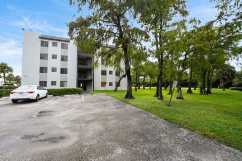3700 N Pine Island Road #307, Sunrise FL - photo 7 of 39