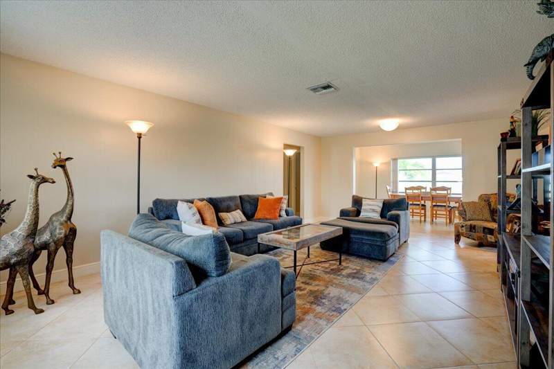 2 bedroom Single Family Residence at 14315 Amapola Drive, Delray Villas 1, Delray Beach — photo 5