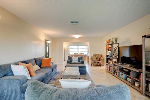 14315 Amapola Drive, Delray Beach FL - photo 6 of 52