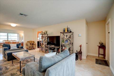 14315 Amapola Drive, Delray Beach FL - photo 7 of 52