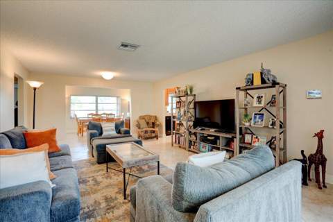 14315 Amapola Drive, Delray Beach FL - photo 8 of 52