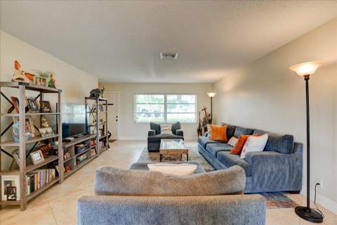 14315 Amapola Drive, Delray Beach FL - photo 11 of 52