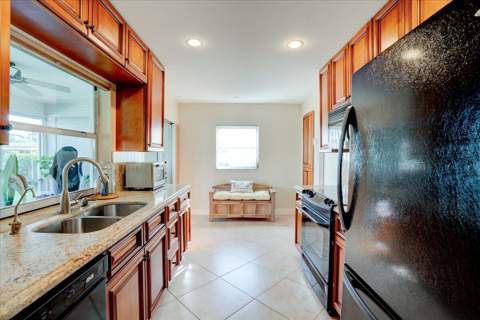 14315 Amapola Drive, Delray Beach FL - photo 17 of 52