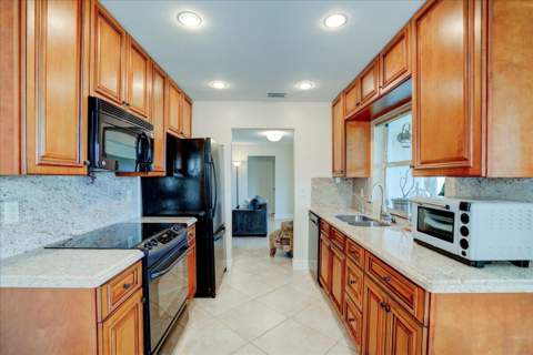 14315 Amapola Drive, Delray Beach FL - photo 20 of 52