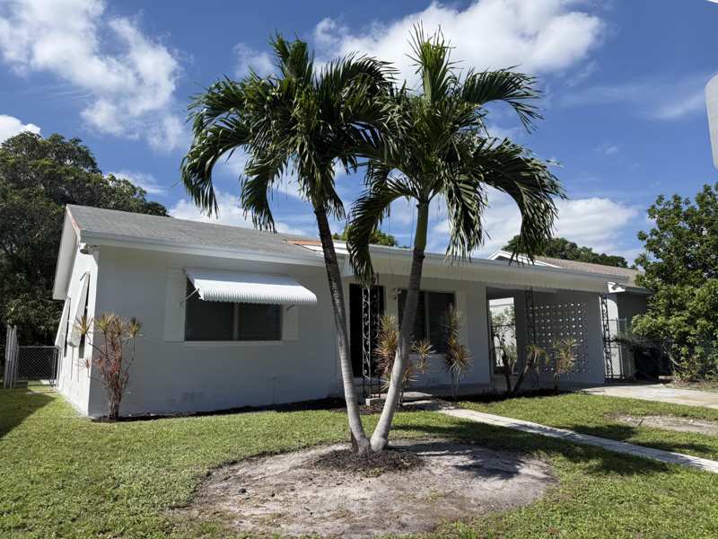3 bedroom Single Family Residence at 817 S B Street, Lake Worth Town Of, Lake Worth Beach — photo 1