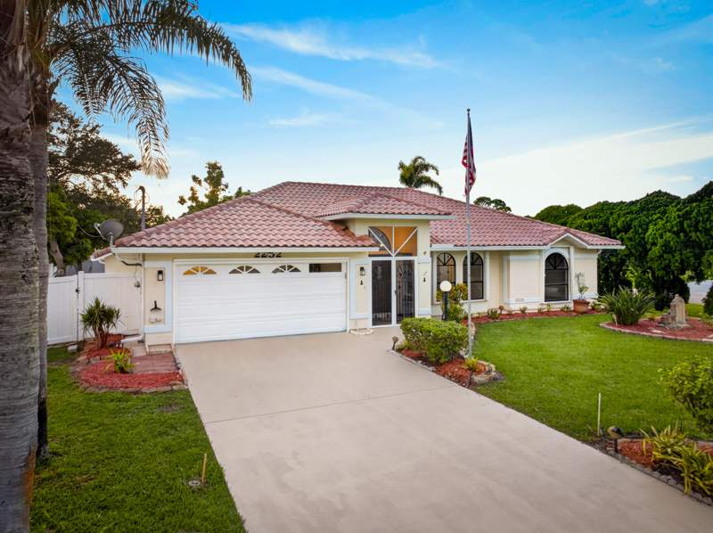 3 bedroom Single Family Residence at 2202 SE Leithgow Street, Port St Lucie Section 30, Port St. Lucie — photo 3