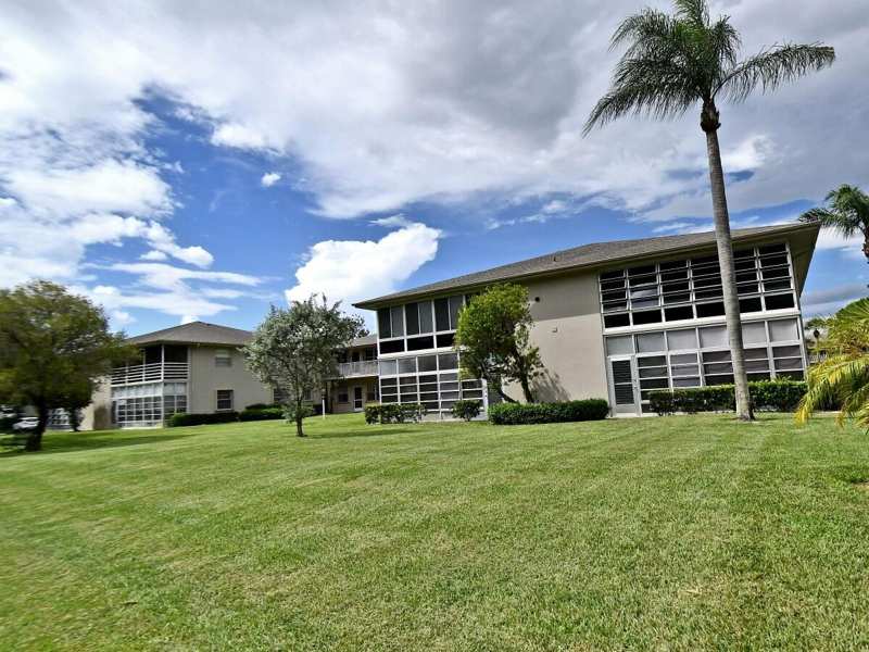 2 bedroom Condominium at 12 Lake Vista Trail #202, Vista St Lucie, Port St. Lucie — photo 1