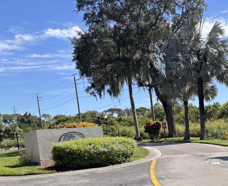 2 bedroom Condominium at 12 Lake Vista Trail #202, Vista St Lucie, Port St. Lucie — photo 2