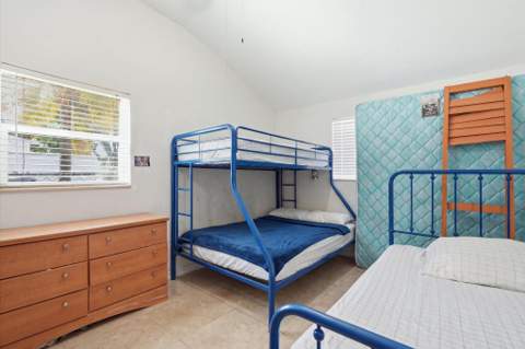 1023 N 25th Avenue, Hollywood FL - photo 9 of 18