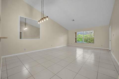 6089 Heliconia Road, Delray Beach FL - photo 9 of 33