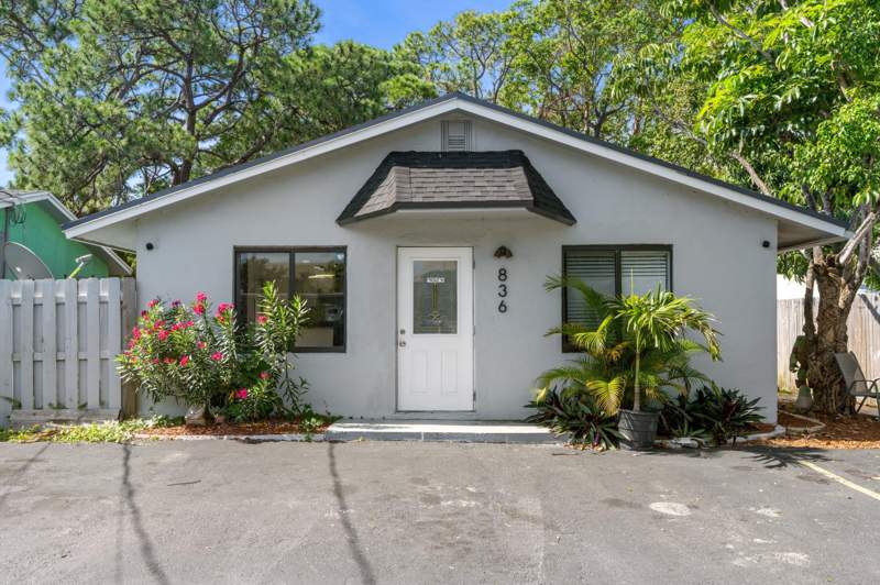 4 bedroom Single Family Residence at 836 SW 13th Court, Lafayette Homesites, Pompano Beach — photo 2