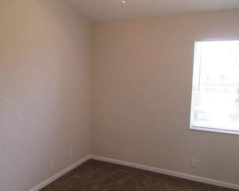 3041 Laurel Ridge Circle, Riviera Beach FL - photo 6 of 12