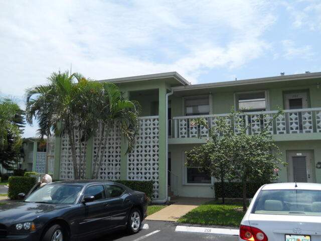 2 bedroom Condominium at 1720 NW 19th Terrace, Pines Of Delray No, Delray Beach — photo 3