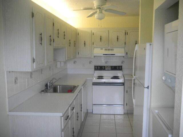 2 bedroom Condominium at 1720 NW 19th Terrace, Pines Of Delray No, Delray Beach — photo 4