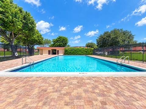 3838 Victoria Drive, West Palm Beach FL - photo 8 of 22