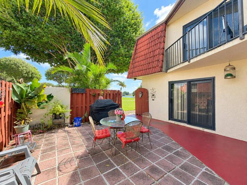 2 bedroom Townhouse at 3838 Victoria Drive, Somerset, West Palm Beach — photo 4