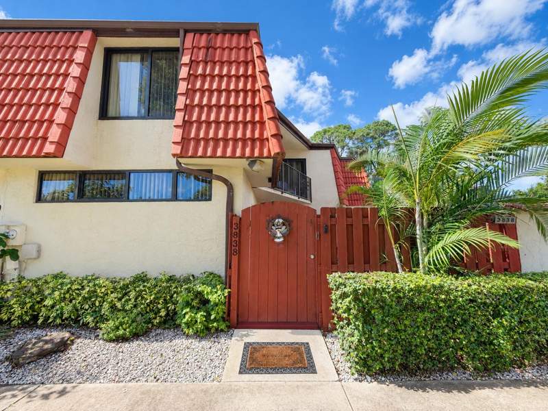 2 bedroom Townhouse at 3838 Victoria Drive, Somerset, West Palm Beach — photo 2