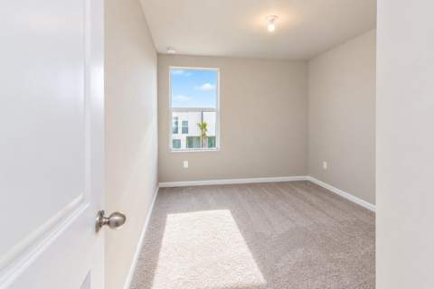 5648 Mentmore Drive, Mangonia Park FL - photo 10 of 18