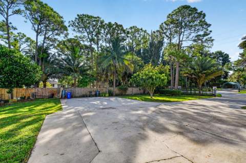 8895 Palomino Drive, Lake Worth FL - photo 7 of 75
