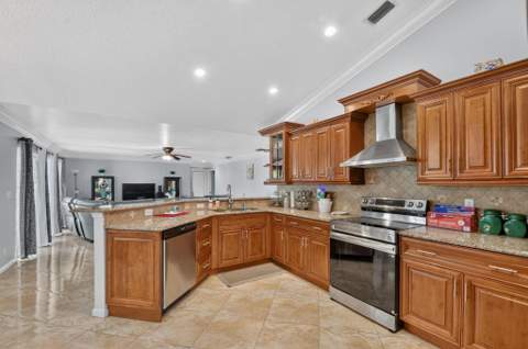 8895 Palomino Drive, Lake Worth FL - photo 19 of 75