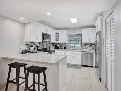 11575 NW 2nd, Plantation FL - photo 9 of 29