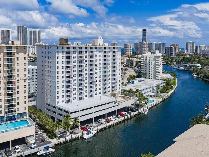 2 bedroom Condominium at 427 Golden Isles #9G, Golden Horn South Condo, Hallandale Beach — photo 3