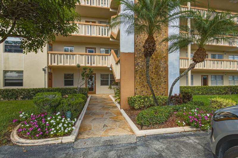2 bedroom Condominium at 1018 Newcastle A #A, Newcastle At Century Village Condo, Boca Raton — photo 5
