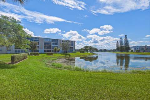 1018 Newcastle A #A, Boca Raton FL - photo 8 of 30