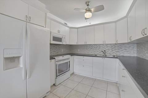 1018 Newcastle A #A, Boca Raton FL - photo 13 of 30