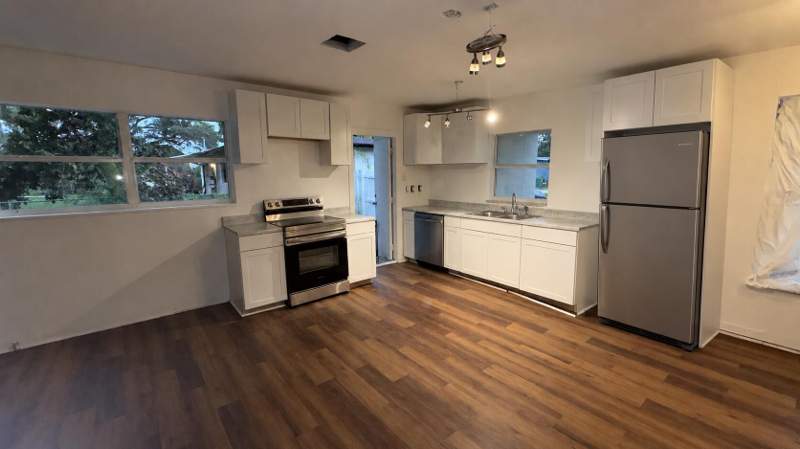 3 bedroom Single Family Residence at 180 SE Serenata Court, River Park, Port St. Lucie — photo 5