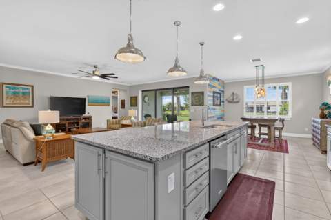 604 SE Monteiro Drive, Port St. Lucie FL - photo 8 of 44
