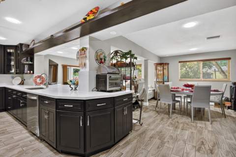 291 SW 60th Avenue, Plantation FL - photo 7 of 40