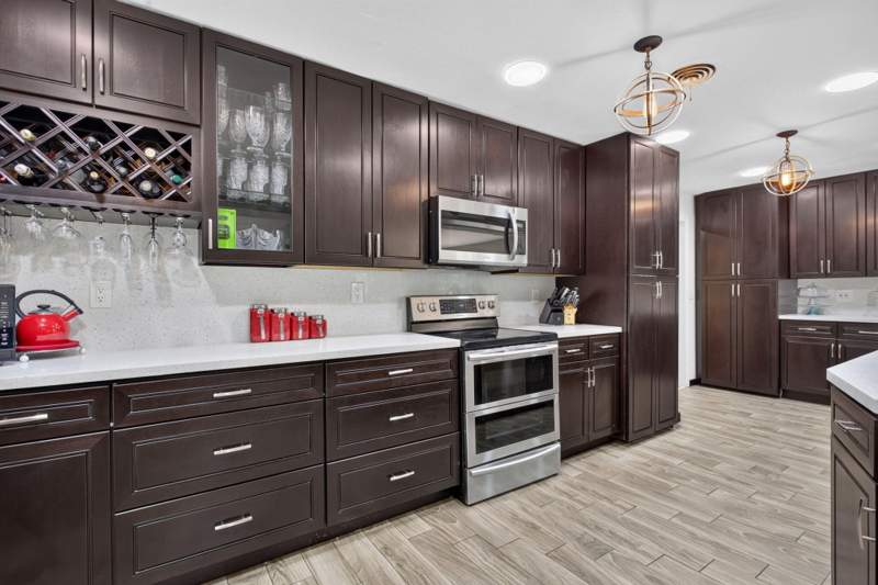 4 bedroom Single Family Residence at 291 SW 60th Avenue, Plantation Park, Plantation — photo 5