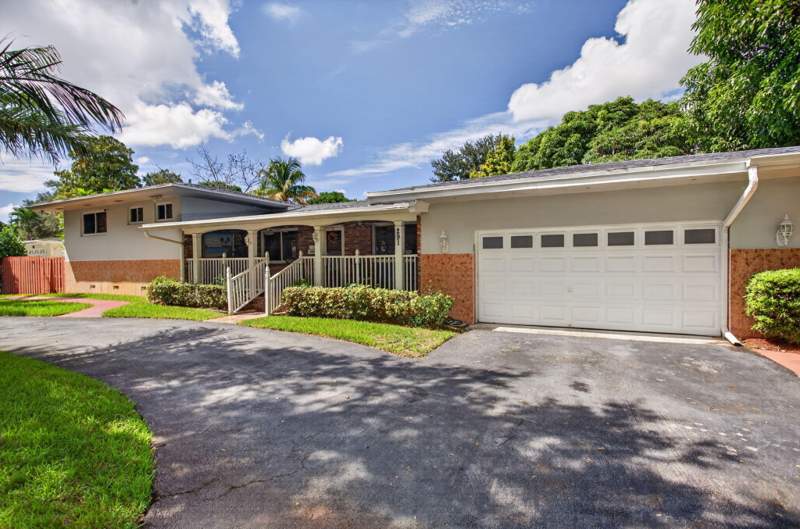 4 bedroom Single Family Residence at 291 SW 60th Avenue, Plantation Park, Plantation — photo 3
