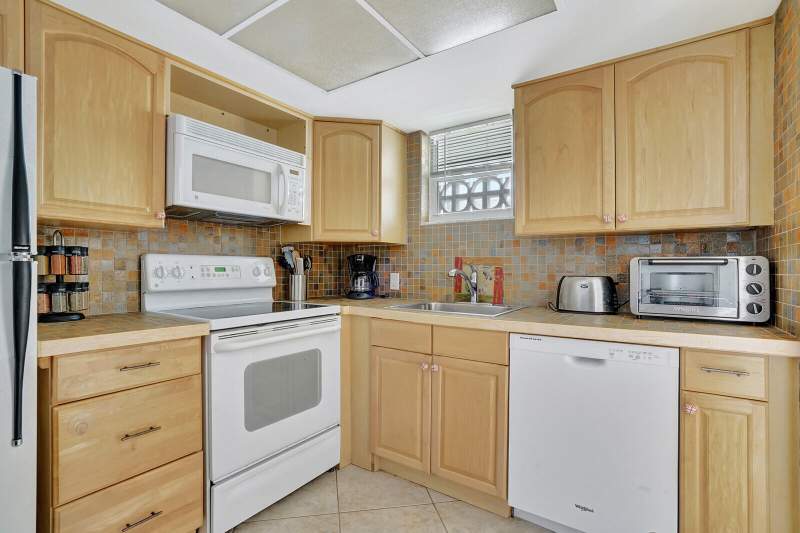 1 bedroom Condominium at 3570 S Ocean Boulevard #511, Tuscany Of Palm Beach Condo, South Palm Beach — photo 4