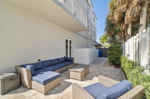 4218 Sea Grape Drive, Lauderdale-By-The-Sea FL - photo 10 of 41