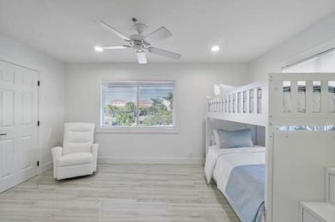 4218 Sea Grape Drive, Lauderdale-By-The-Sea FL - photo 14 of 41