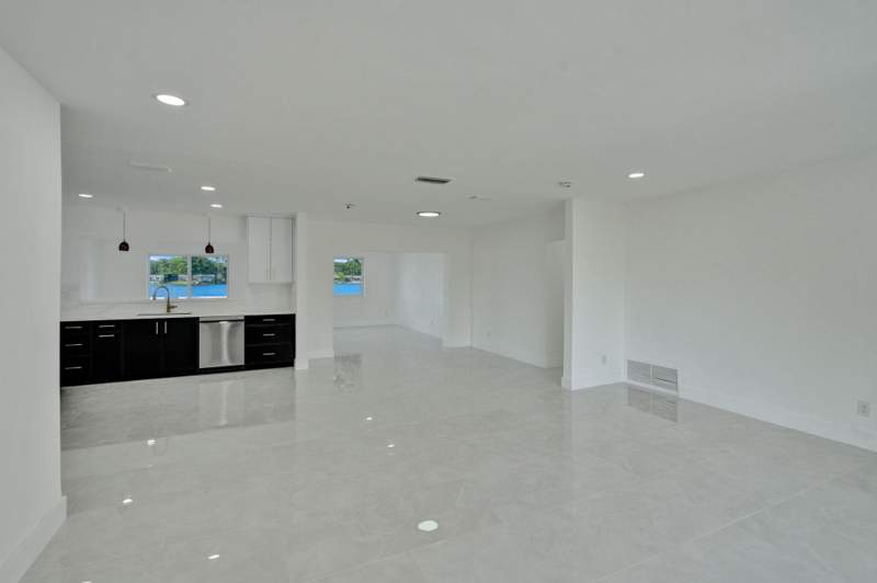 4 bedroom Single Family Residence at 8351 NW 19th Street, Pasadena Lakes, Pembroke Pines — photo 5