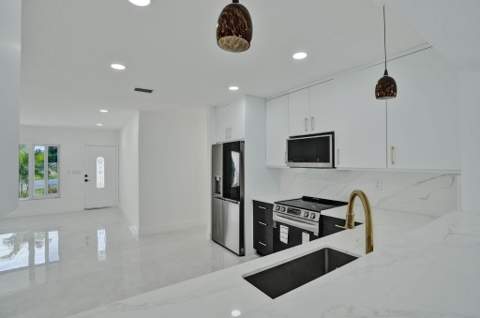 8351 NW 19th Street, Pembroke Pines FL - photo 16 of 52