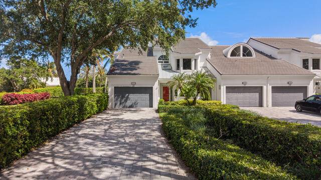310 SPYGLASS Way