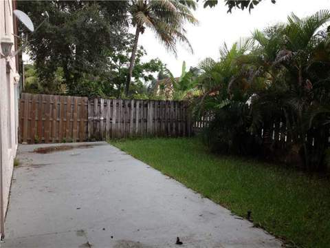 1307 E Glen Oak Road, North Lauderdale FL - photo 6 of 11