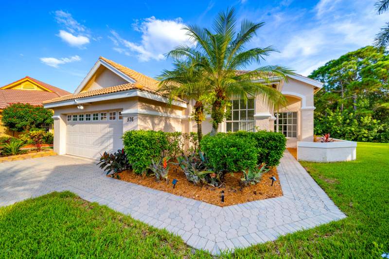 3 bedroom Single Family Residence at 576 SW Saint Kitts Cove, 1st Replat Lake Charles, Port St. Lucie — photo 2
