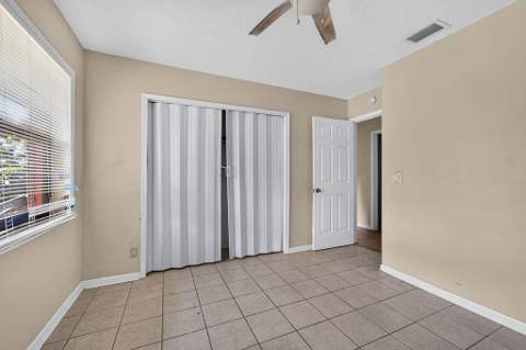 7625 Canal Drive, Lake Worth FL - photo 7 of 32