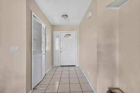7625 Canal Drive, Lake Worth FL - photo 10 of 32