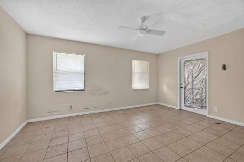 7625 Canal Drive, Lake Worth FL - photo 24 of 32