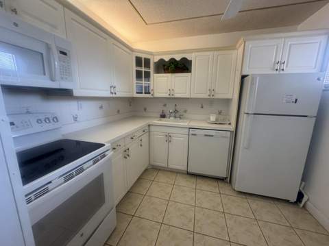 2640 Garden Drive #Apt 203, Lake Worth Beach FL - photo 19 of 24