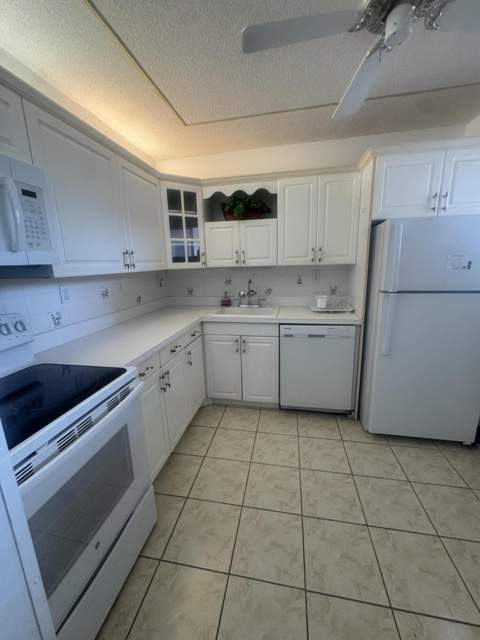 2640 Garden Drive #Apt 203, Lake Worth Beach FL - photo 22 of 24