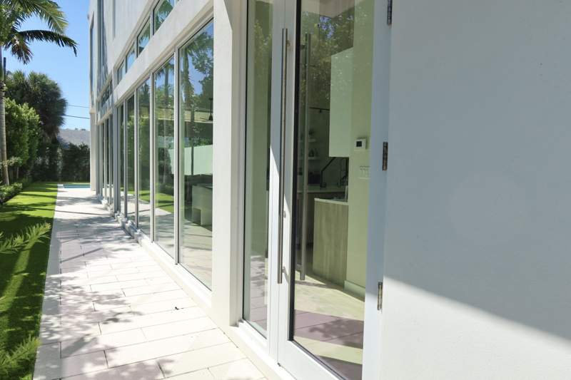 3 bedroom Single Family Residence at 724 N Lake Avenue, La Hacienda Delray, Delray Beach — photo 4
