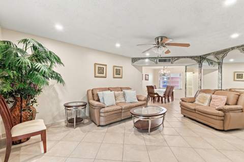 4000 NW 44th Avenue #208, Lauderdale Lakes FL - photo 6 of 48