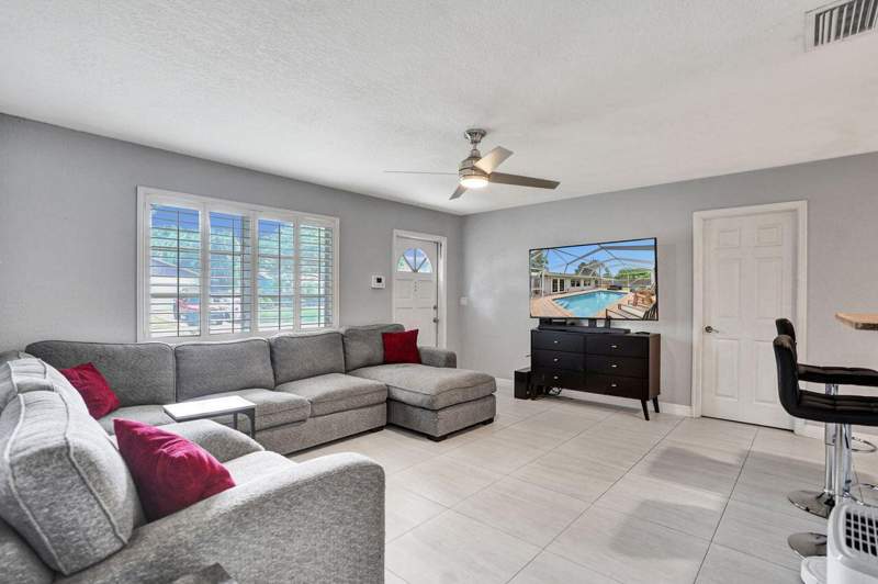 3 bedroom Single Family Residence at 2359 Holly Lane, Holly Lane Park, Palm Beach Gardens — photo 2